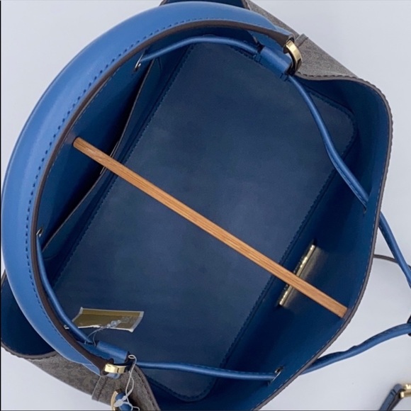 MICHAEL KORS SURI LARGE BUCKET MESSENGER DK CHAMBR - Picture 10 of 16